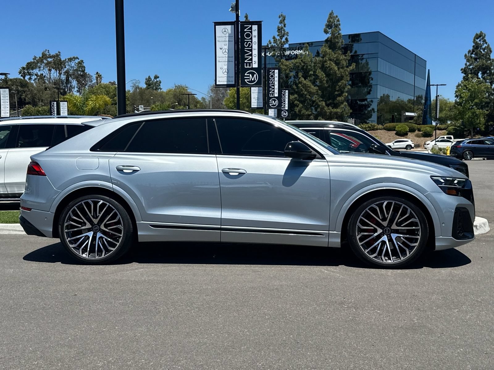 Used 2024 Audi SQ8 Prestige AWD/4WD image 2