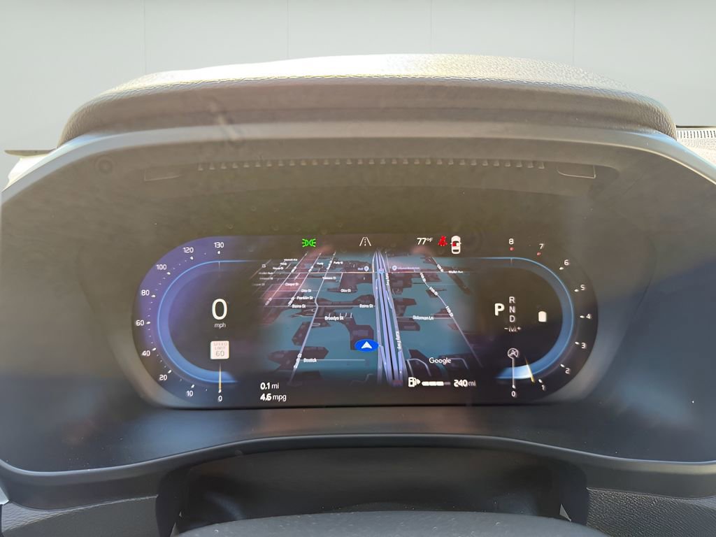 Used 2023 Volvo XC40 B4 Ultimate image 13