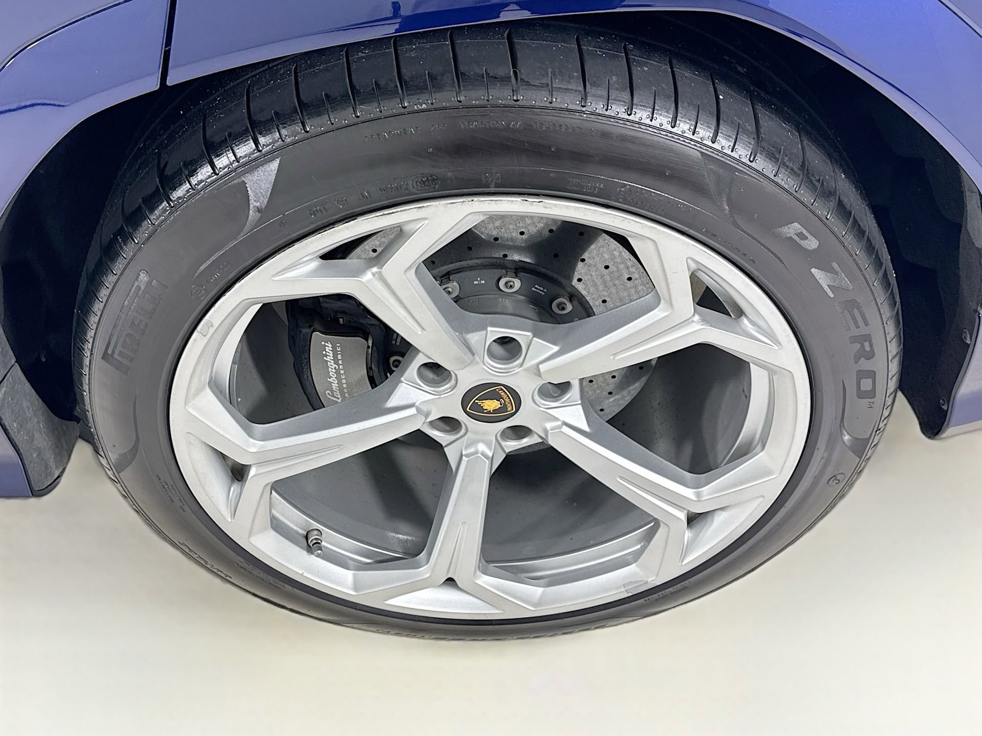 Used 2020 Lamborghini Urus image 34