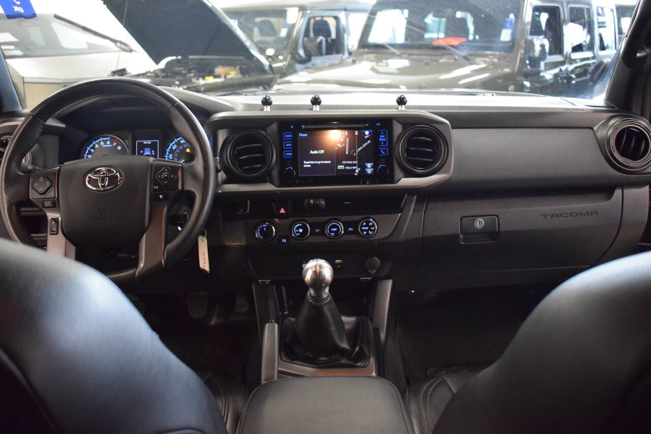 Used 2017 Toyota Tacoma TRD Off-Road image 51