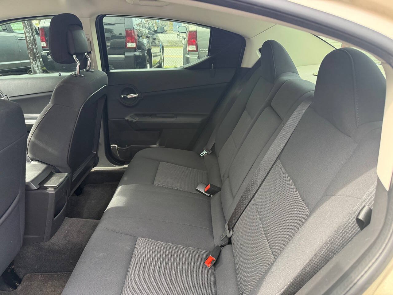 Used 2010 Dodge Avenger SXT FWD image 17