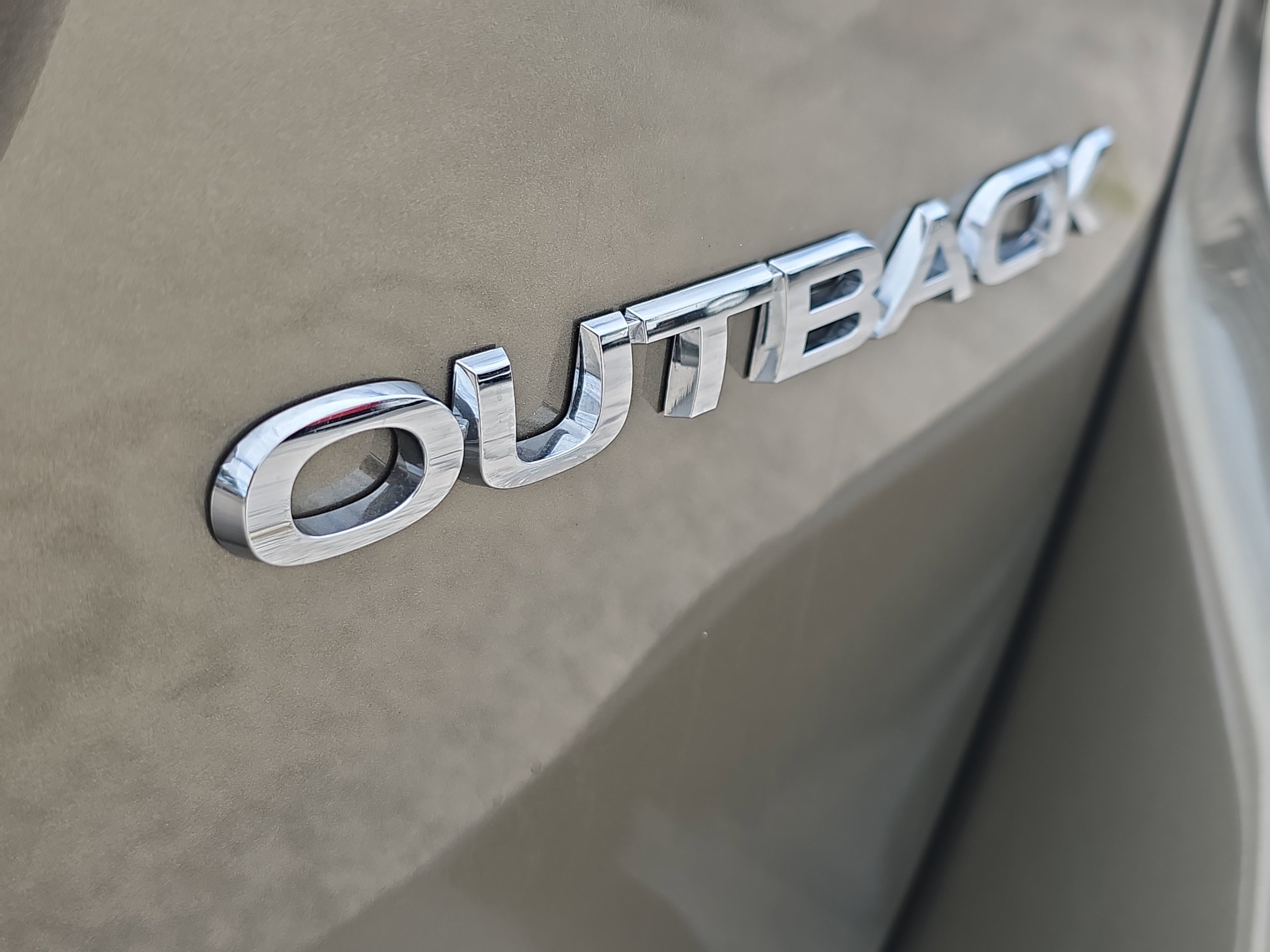 Used 2023 Subaru Outback Premium image 11