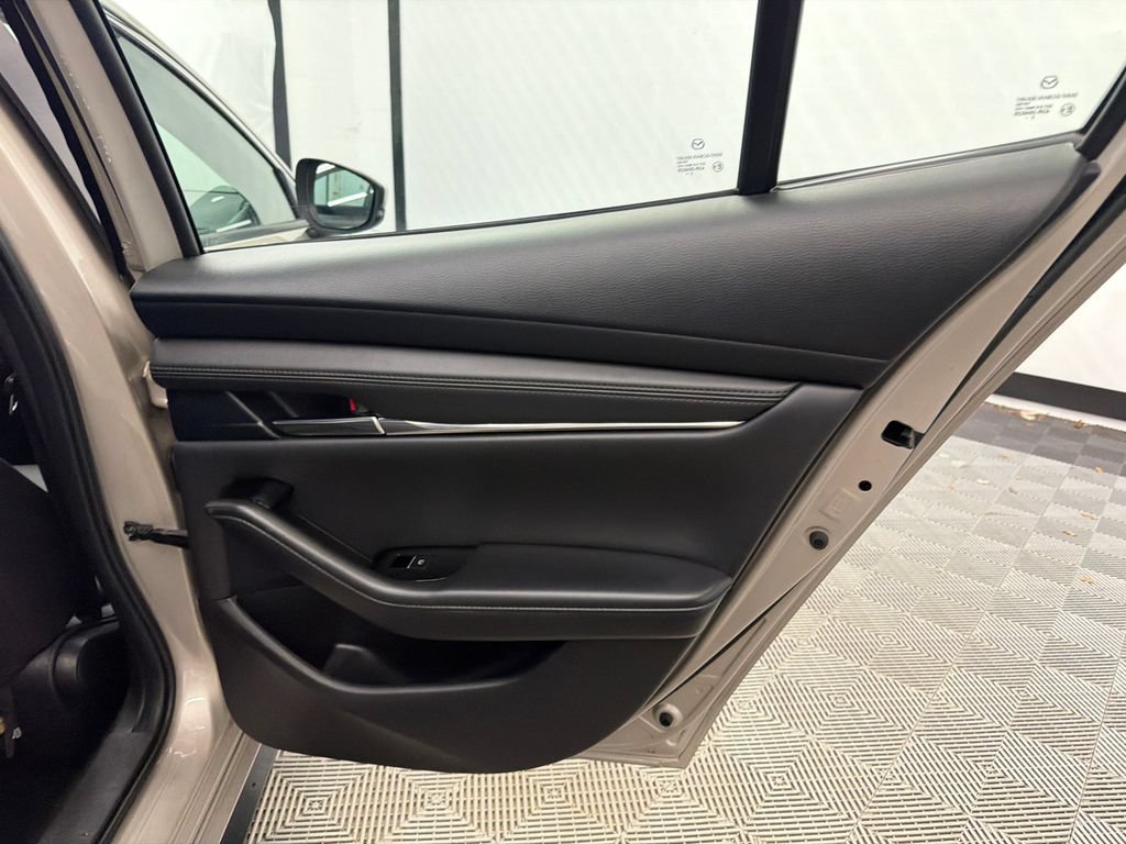 Used 2024 MAZDA MAZDA3 s FWD image 16