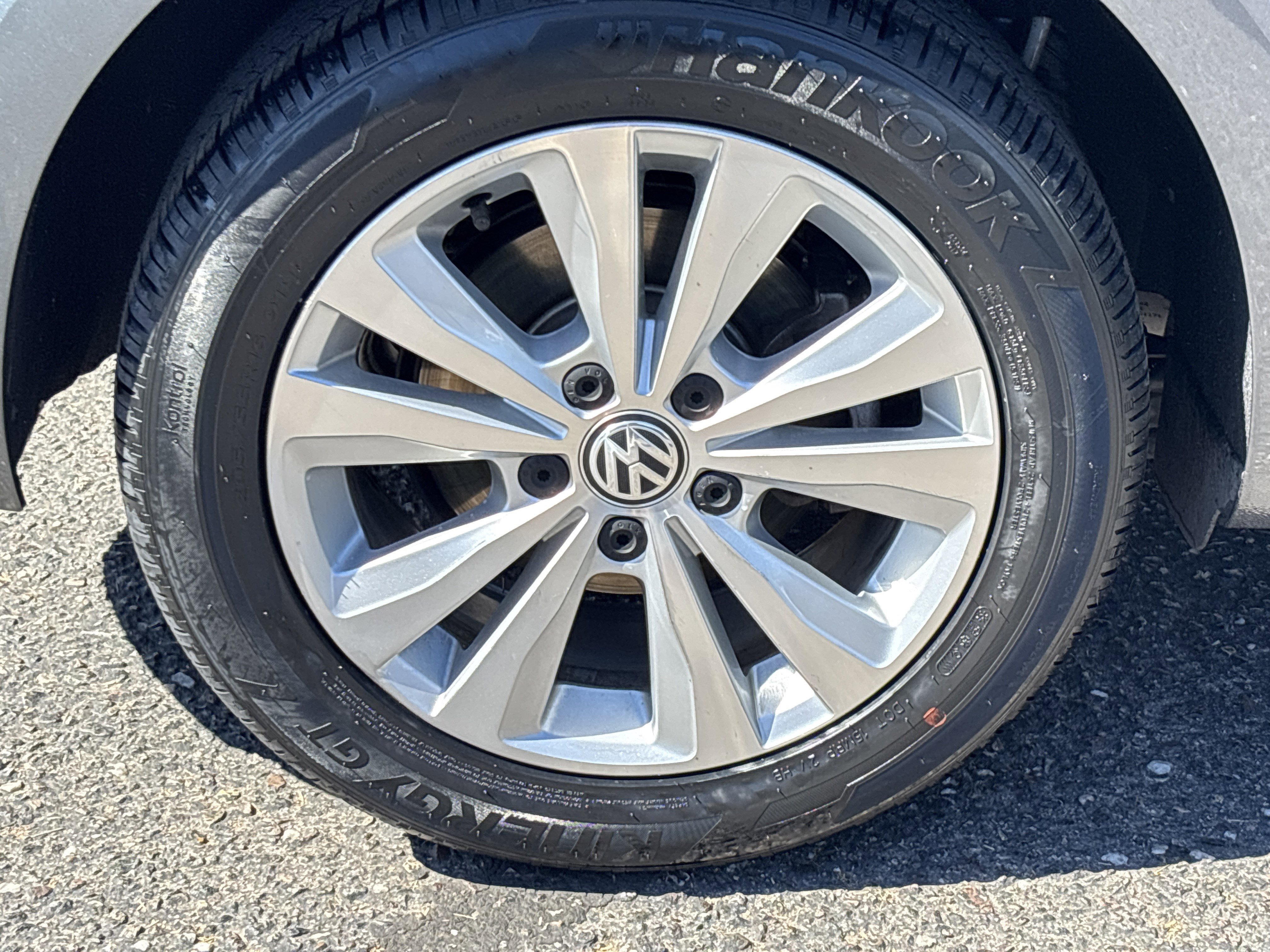 Used 2021 Volkswagen Golf 4-Door image 7