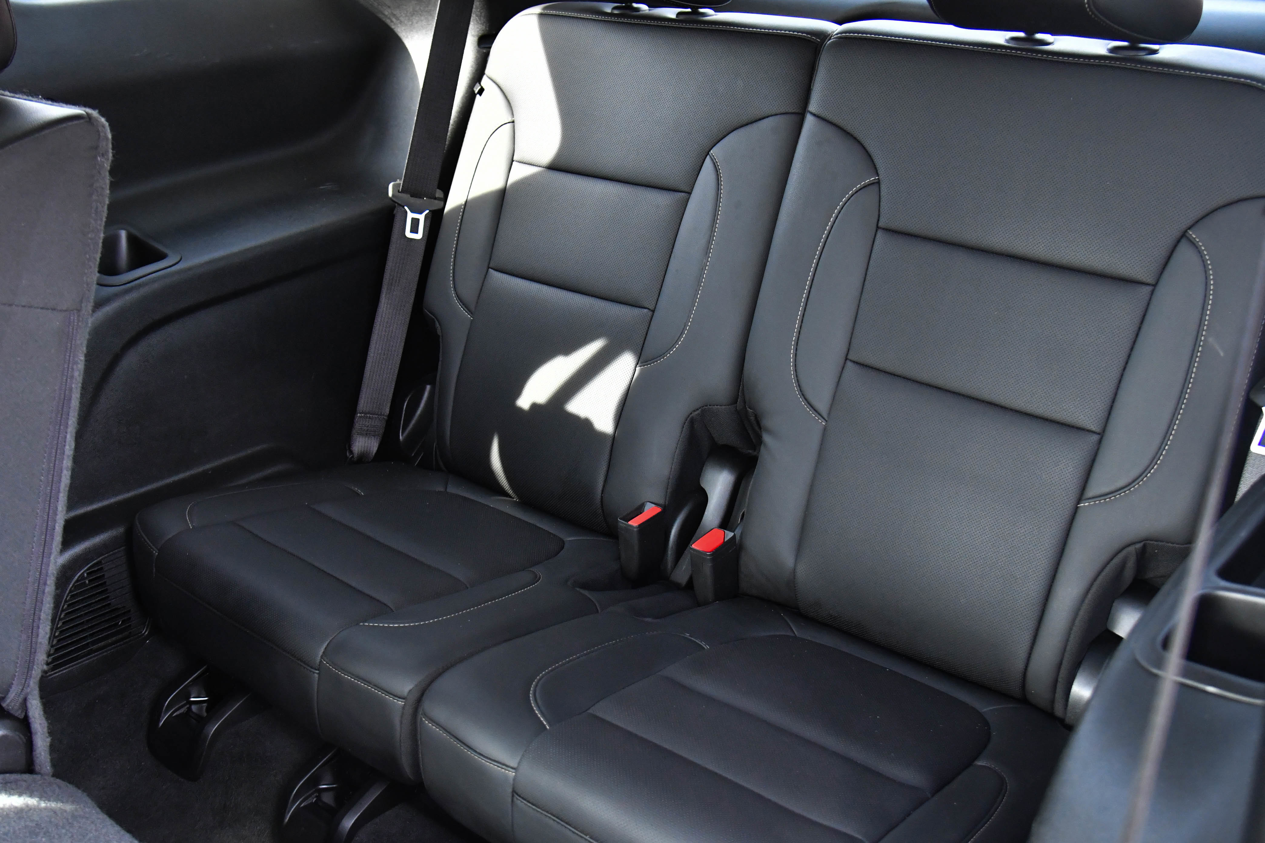 Used 2023 GMC Acadia SLT image 37