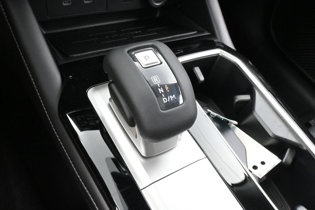 New 2026 Mitsubishi Outlander SEL FWD image 25
