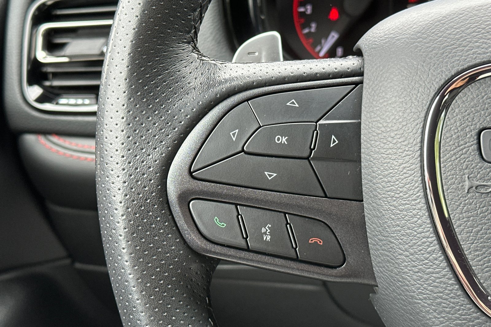 Used 2025 Dodge Durango GT RWD image 34