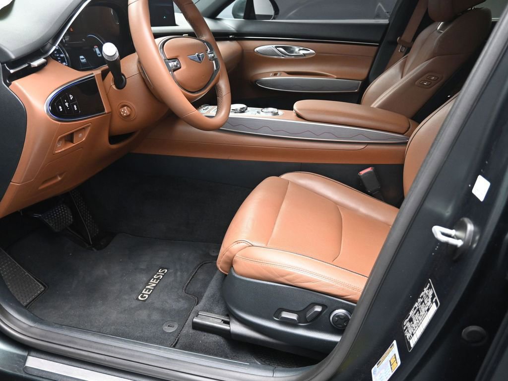 Used 2022 Genesis GV70 2.5T w/ Advanced Package image 17