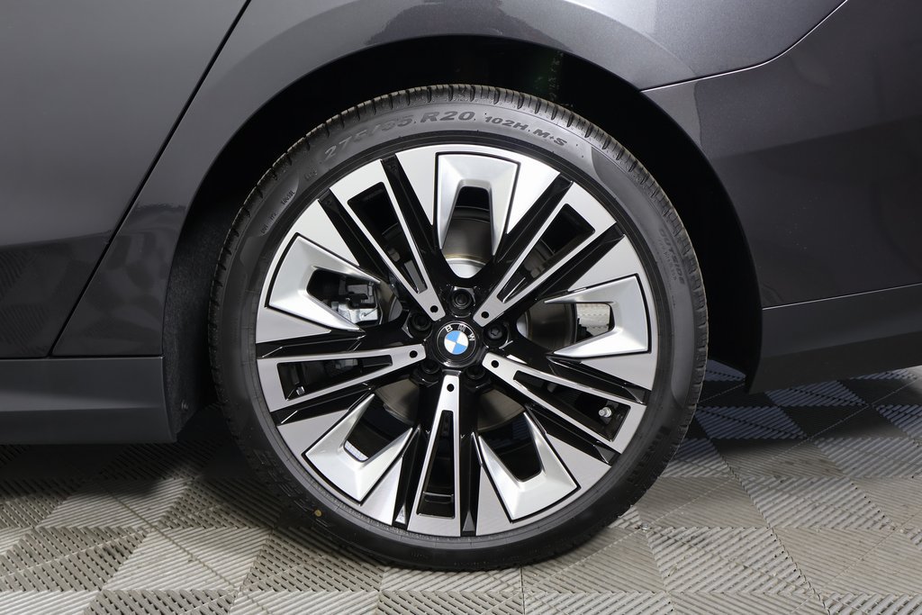 Used 2026 BMW 530i w/ Premium Package RWD image 10