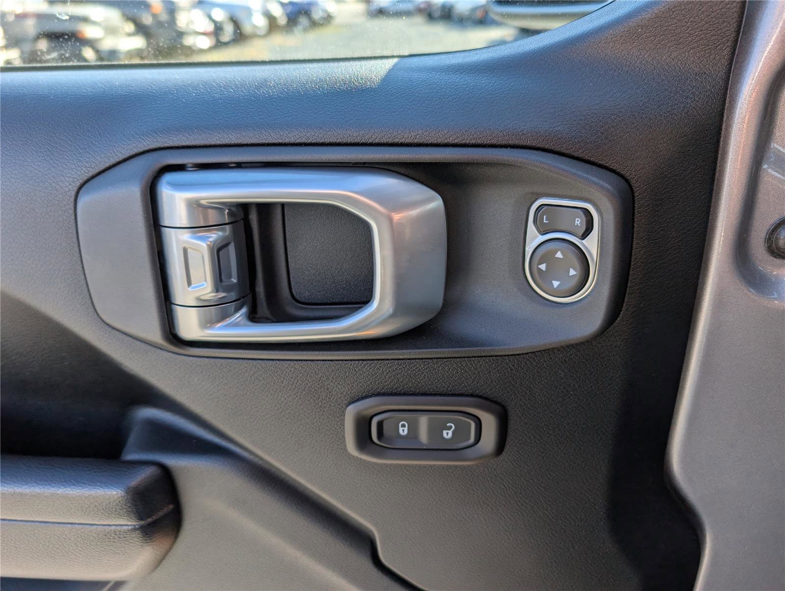 Used 2018 Jeep Wrangler Unlimited Rubicon image 20