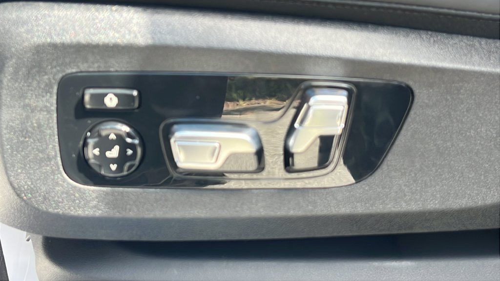 New 2027 BMW X6 M60i AWD/4WD image 15