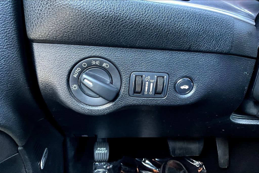 Used 2019 Dodge Challenger SXT RWD image 15