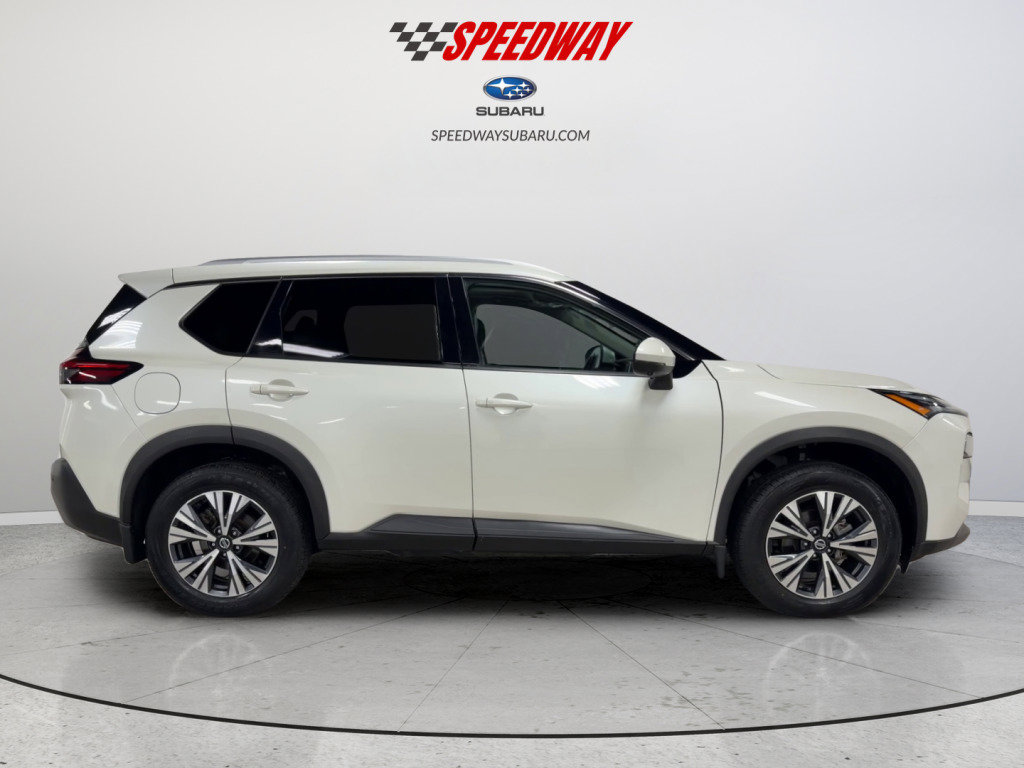 Used 2021 Nissan Rogue SV w/ Premium Package FWD image 4