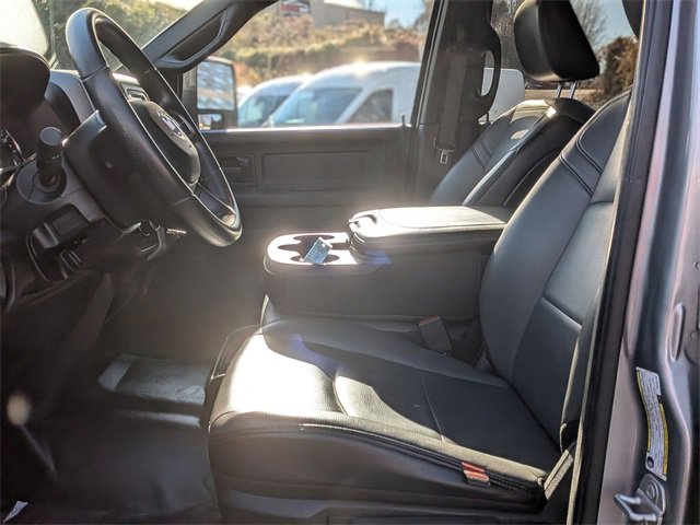 Used 2024 RAM 2500 Tradesman w/ Chrome Appearance Group image 14