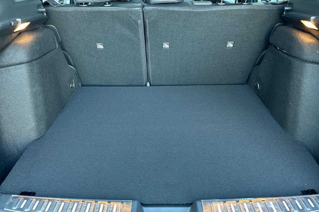 New 2026 Nissan Kicks SR image 13