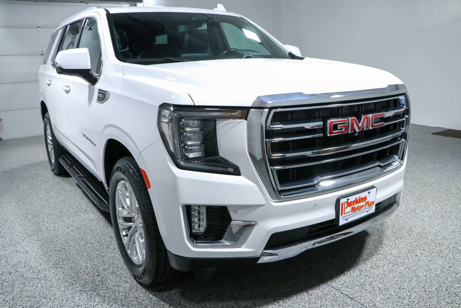 Used 2022 GMC Yukon SLT w/ SLT Premium Package AWD/4WD image 5