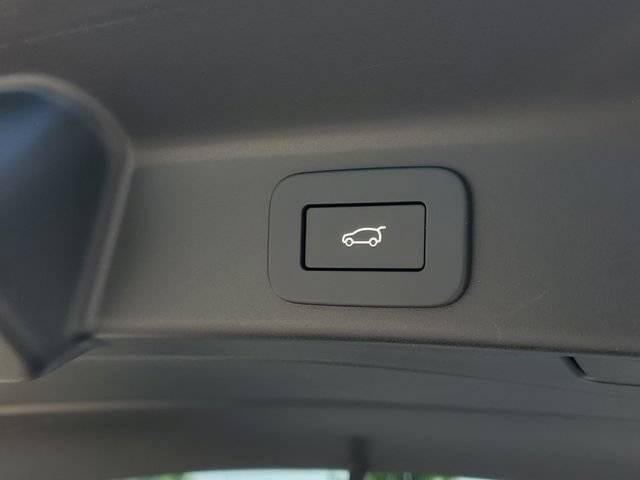 Certified 2026 Jaguar F-PACE R-Dynamic S AWD/4WD image 11