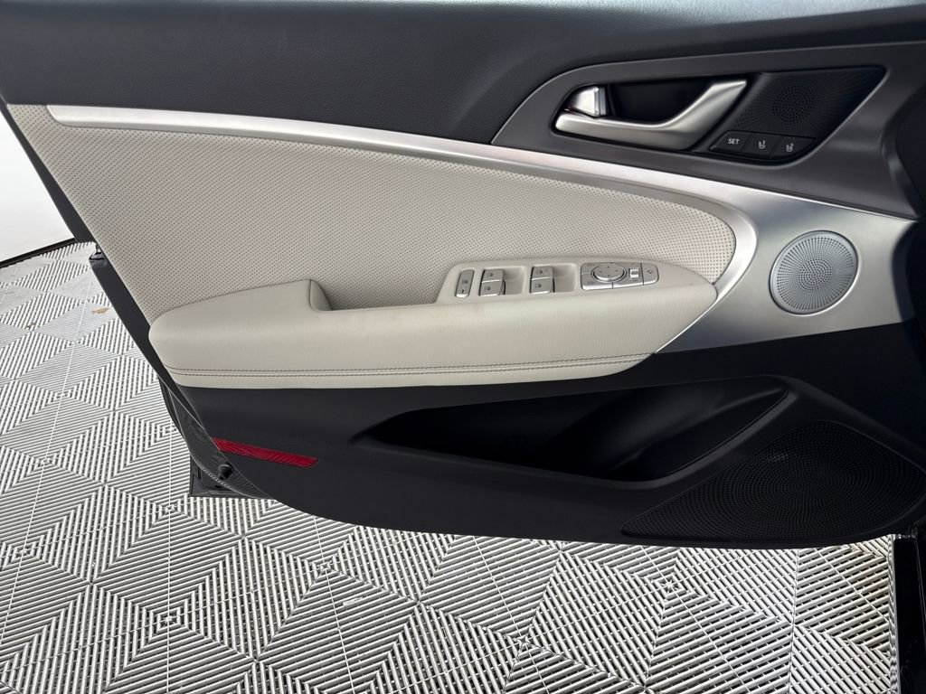 New 2025 Genesis G70 2.5T w/ Sport Prestige Package image 12