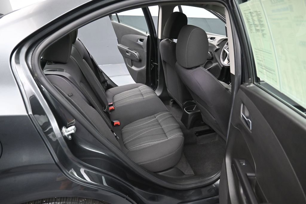 Used 2020 Chevrolet Sonic LT w/ Convenience Package FWD image 31