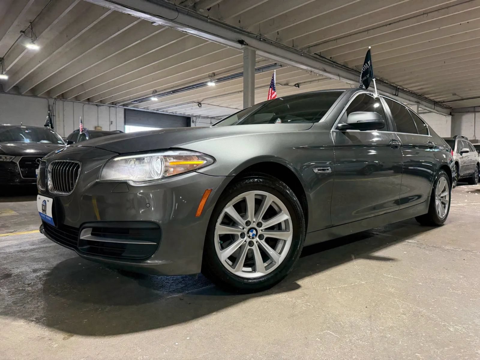 Used 2014 BMW 528i xDrive Sedan AWD/4WD image 2