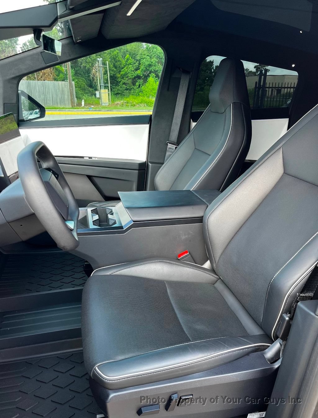 Used 2025 Tesla Cybertruck AWD Crew Cab image 15