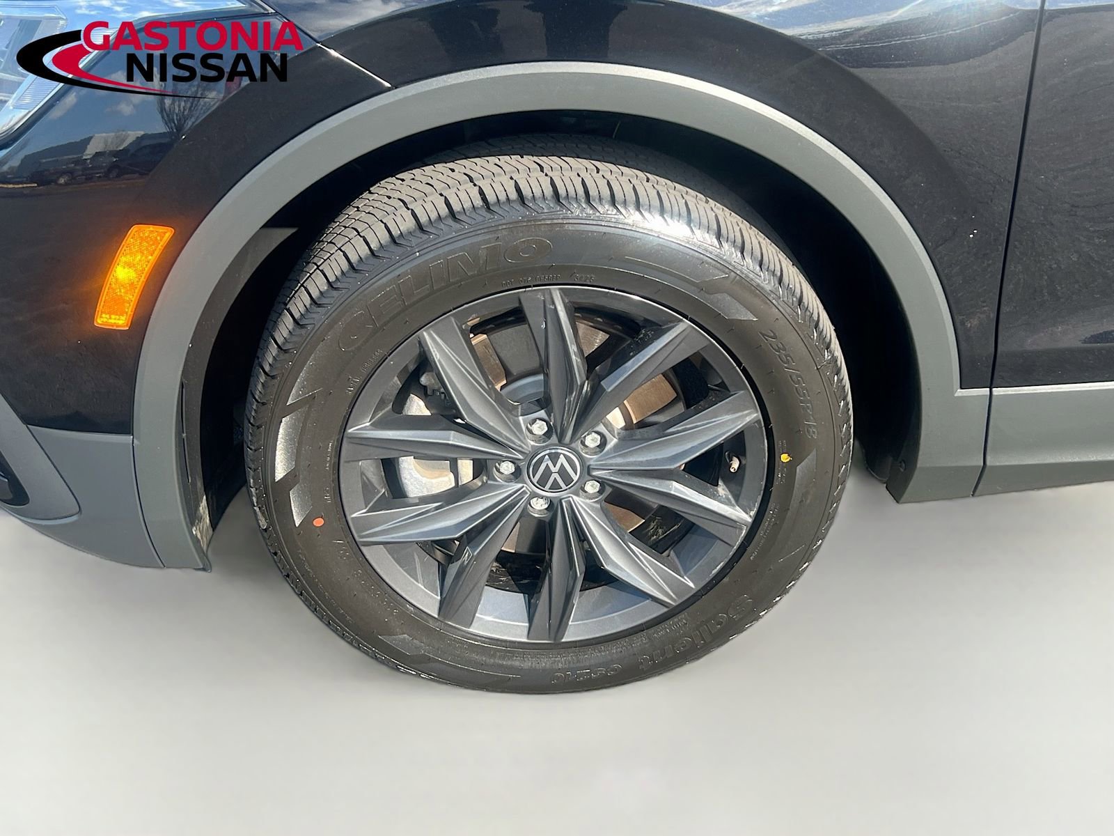 Used 2024 Volkswagen Tiguan SE image 41