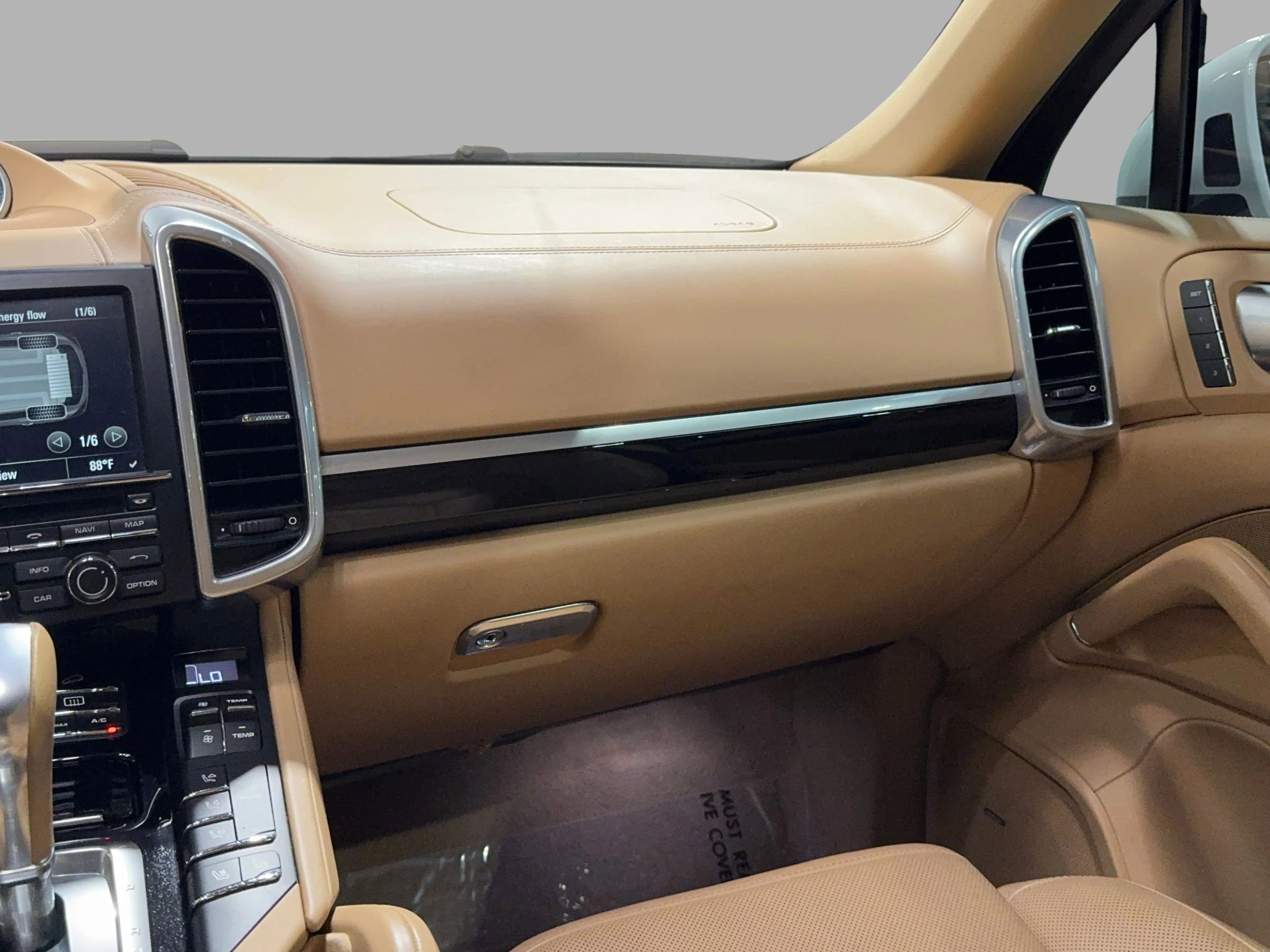 Used 2015 Porsche Cayenne S w/ Premium Package image 28