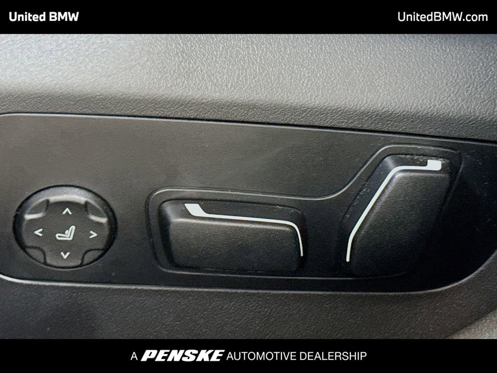 Used 2024 BMW 540i xDrive w/ Premium Package image 4