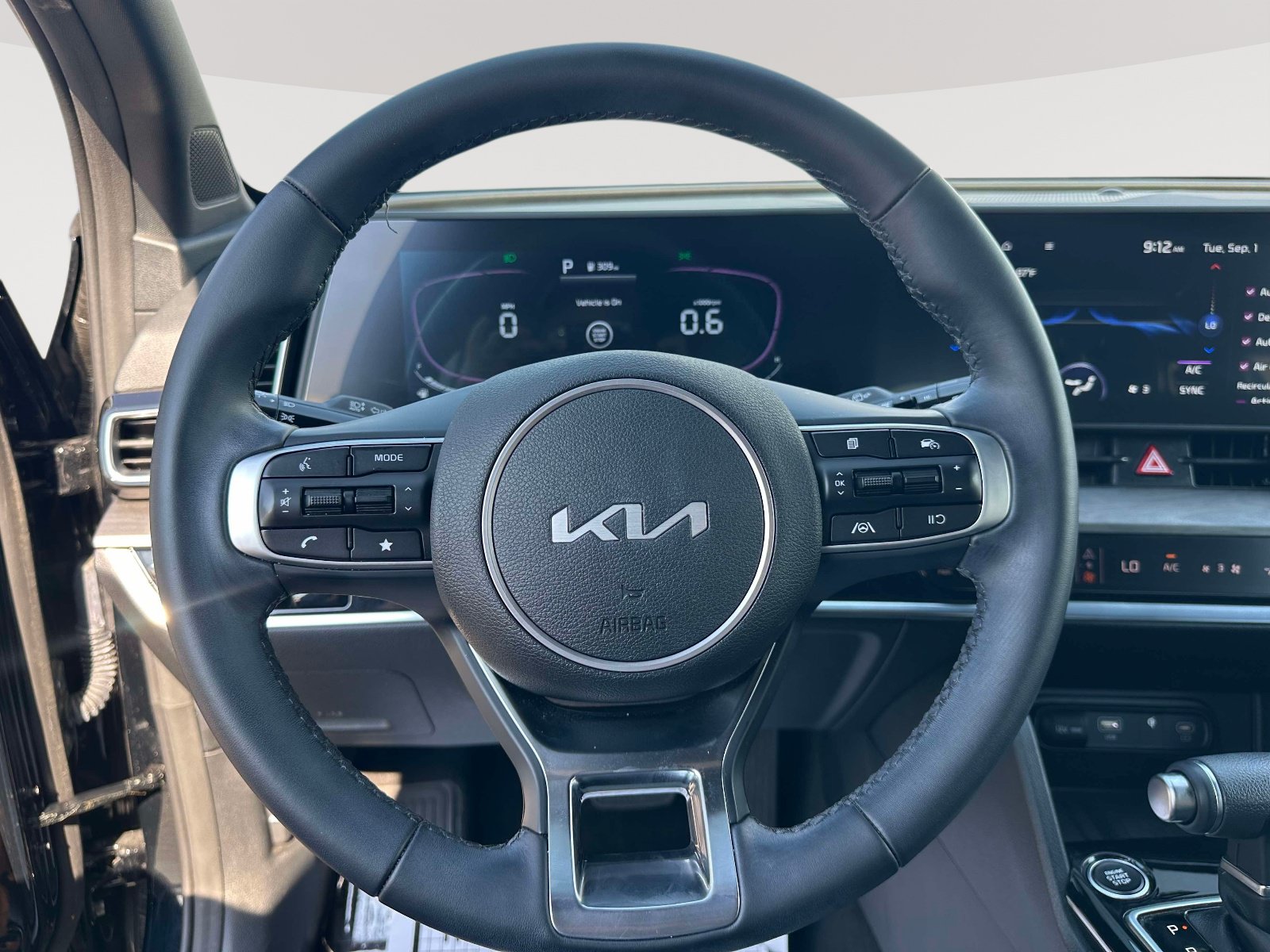 Used 2025 Kia Sportage X-Line w/ Premium Package AWD/4WD image 14