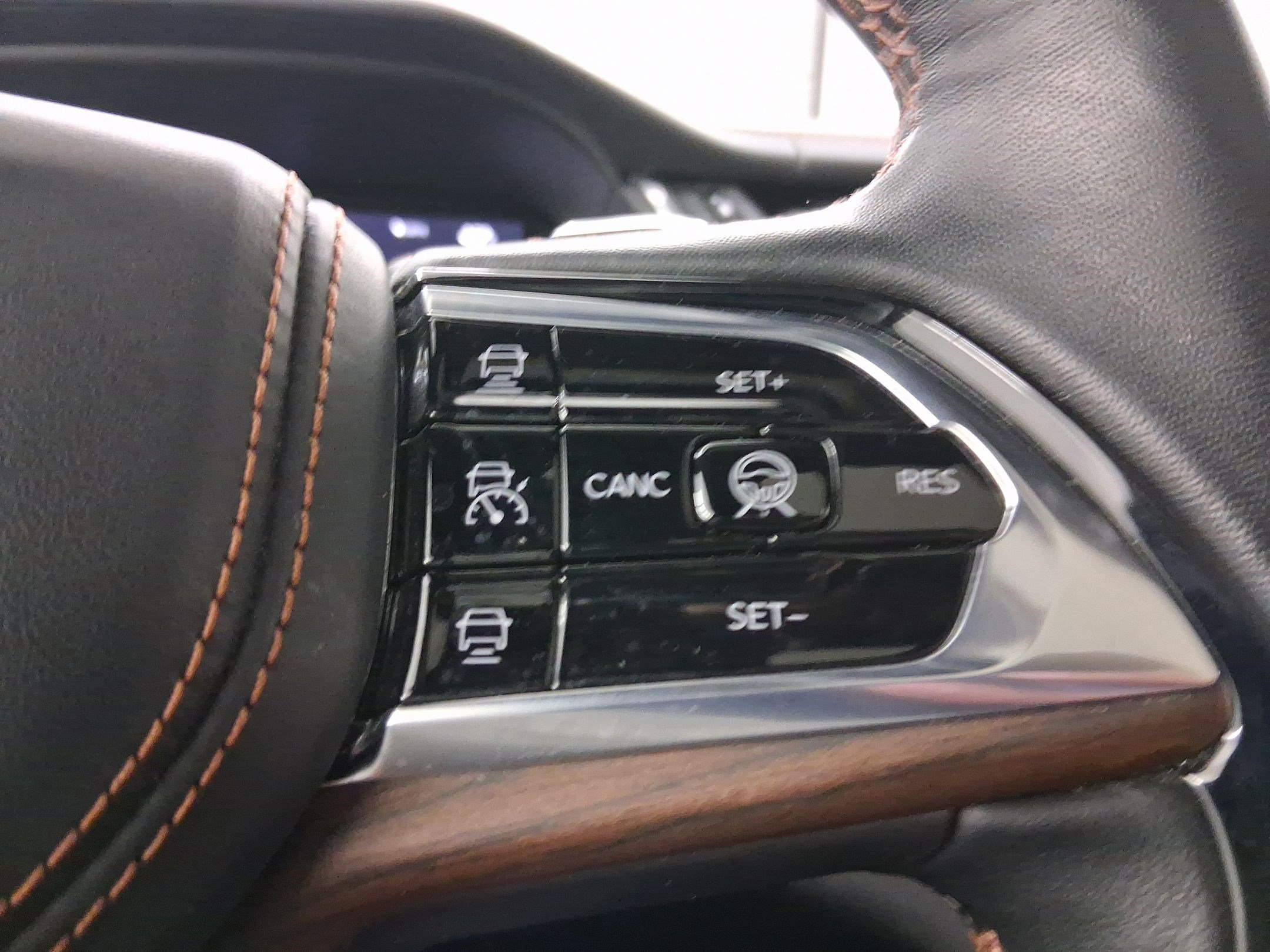 Used 2022 Jeep Grand Cherokee Summit w/ Adv Protech Group IV image 16