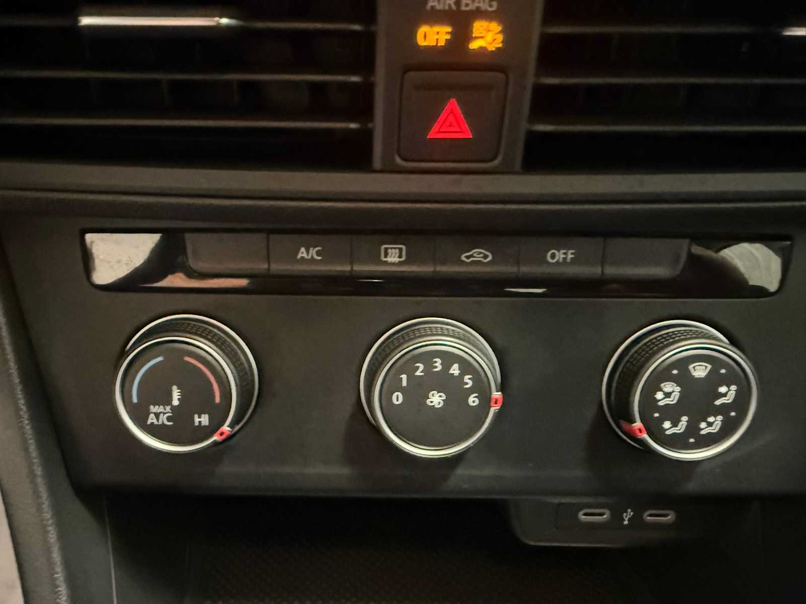 Certified 2023 Volkswagen Jetta S FWD image 34