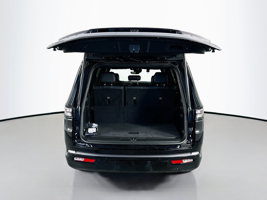 New 2026 Jeep Grand Wagoneer 4WD image 16
