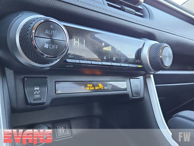 Used 2025 Toyota RAV4 LE image 9