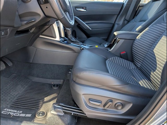 Used 2024 Toyota Corolla Cross XSE w/ Convenience Package image 9