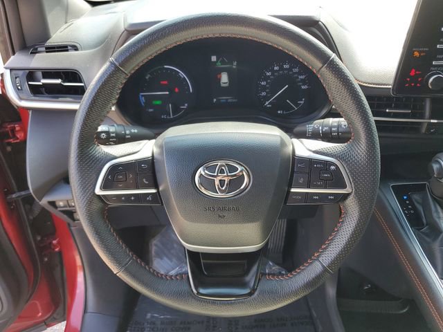 Used 2022 Toyota Sienna XSE image 19