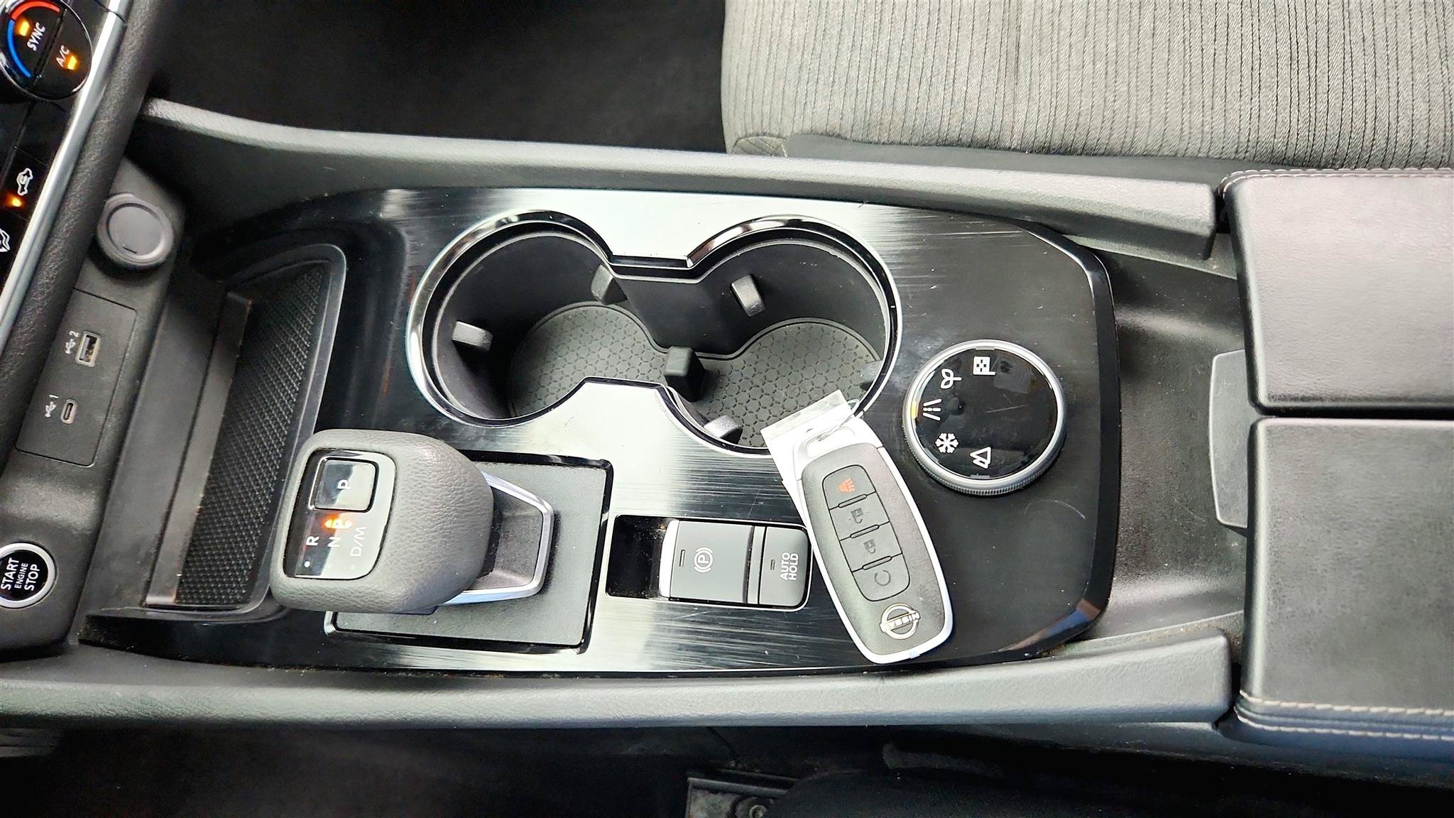 Used 2023 Nissan Rogue SV AWD/4WD image 15