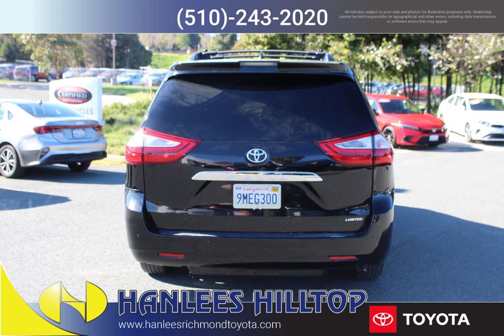 Used 2018 Toyota Sienna Limited w/ Carpet Mat Package image 8