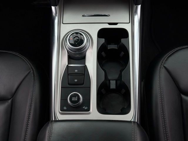 Used 2022 Ford Explorer XLT w/ Equipment Group 202A image 29