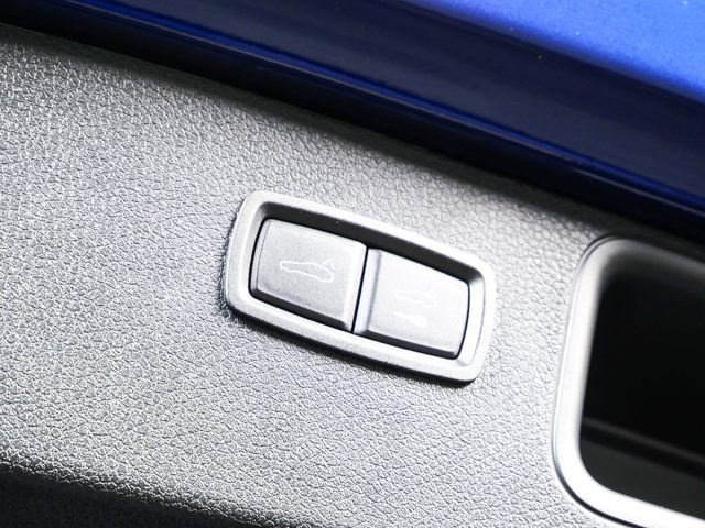 Used 2025 Porsche Macan GTS AWD/4WD image 30