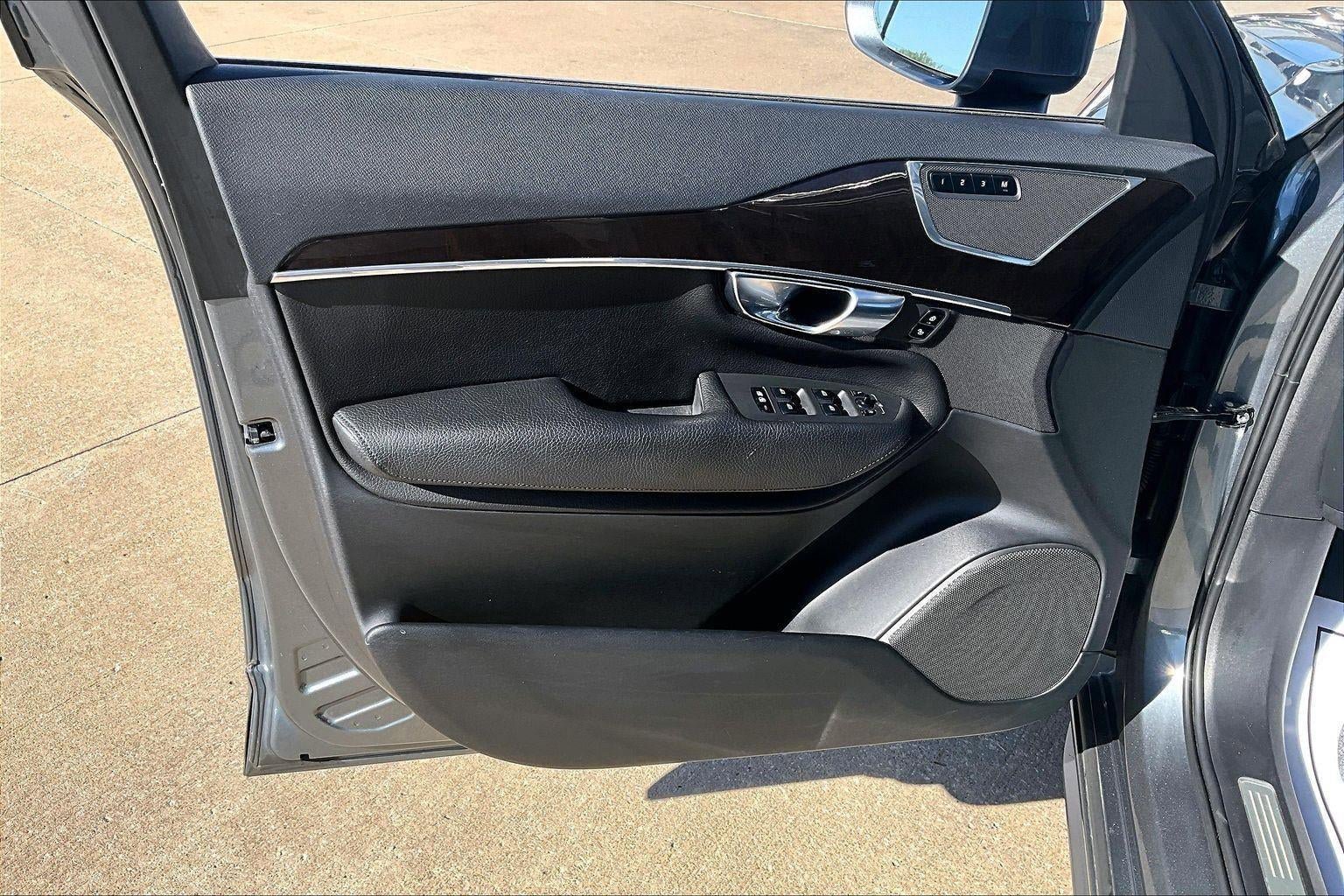 Used 2018 Volvo XC90 T6 Momentum w/ Convenience Package image 20