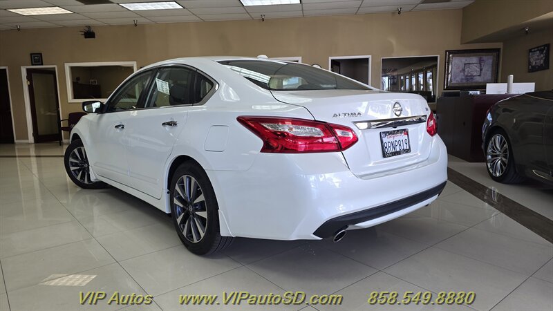 Used 2017 Nissan Altima 2.5 SV FWD image 3