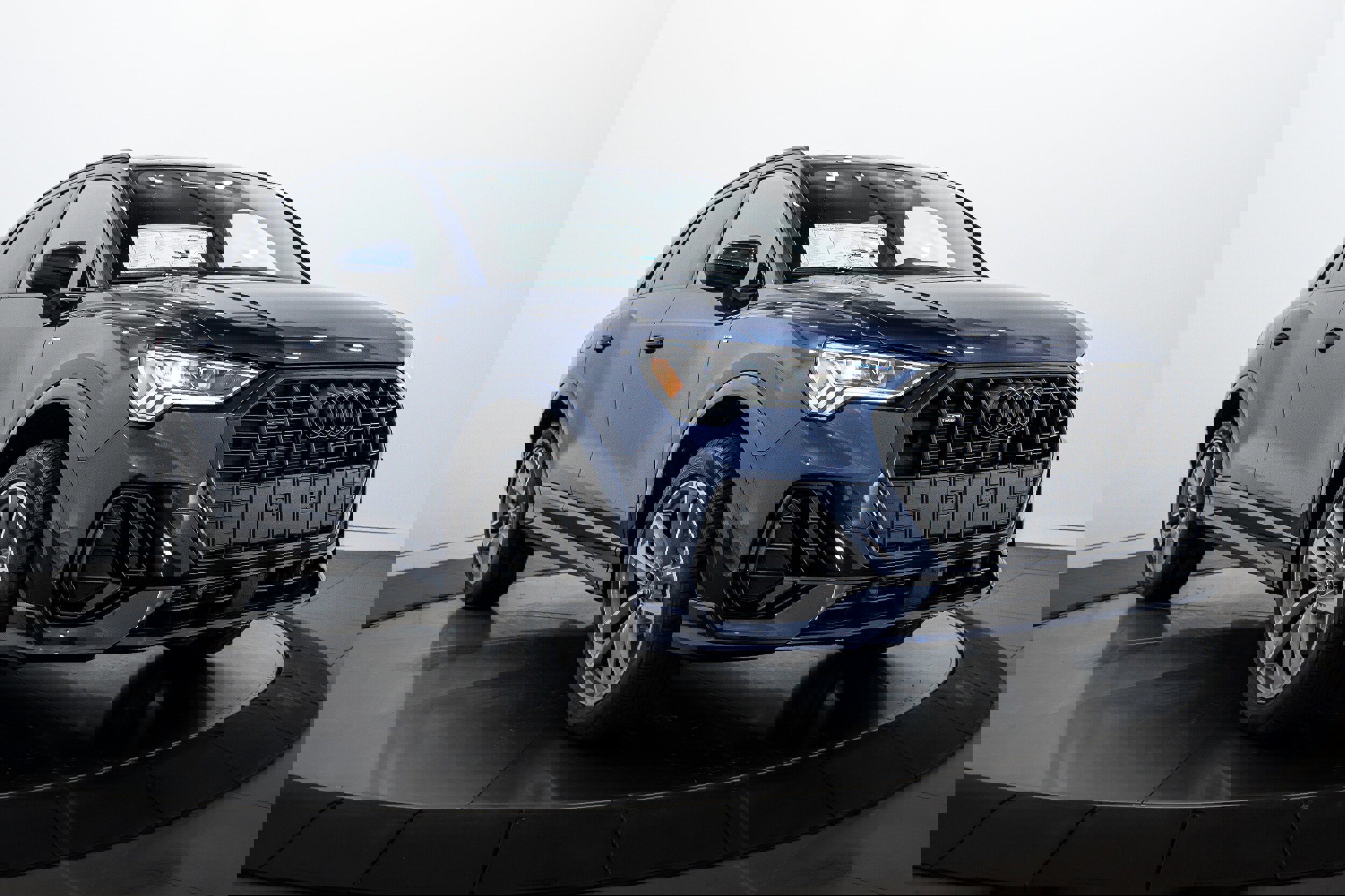 New 2025 Audi Q3 2.0T Premium image 2