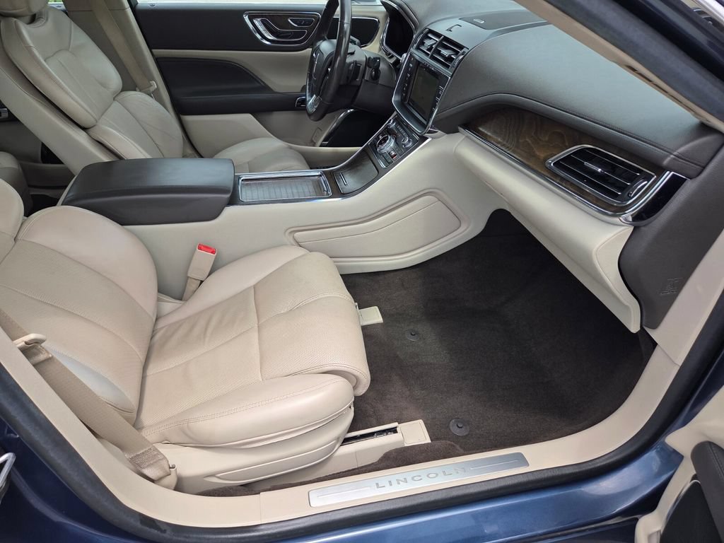 Used 2019 Lincoln Continental Select FWD image 11