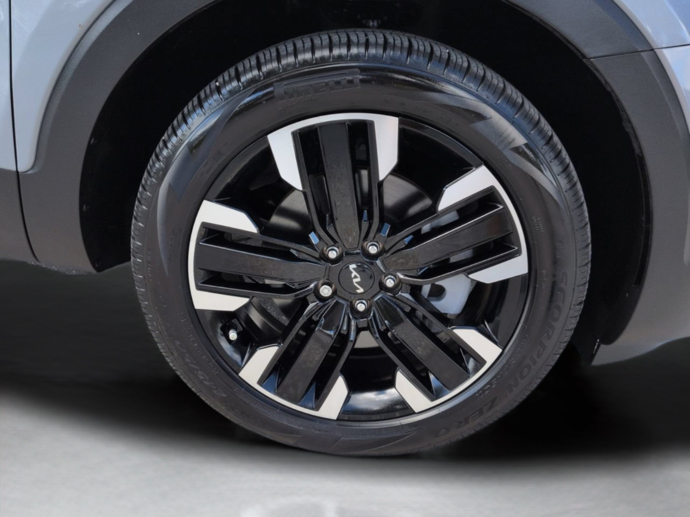 Certified 2025 Kia Telluride SX FWD image 13
