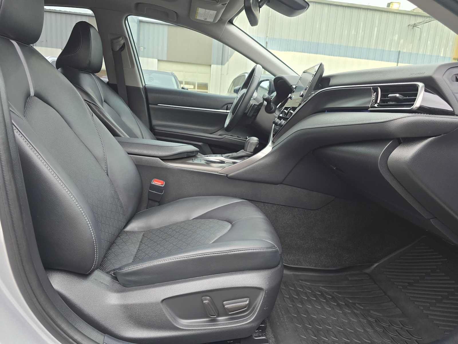 Used 2022 Toyota Camry XSE AWD/4WD image 10