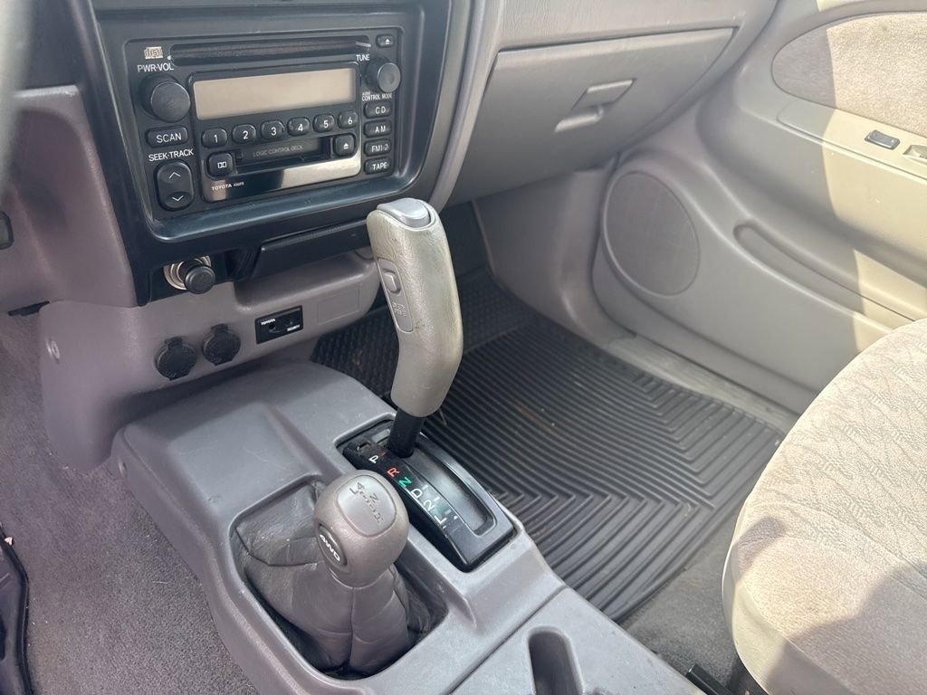 Used 2001 Toyota Tacoma 4x4 Xtracab V6 image 14
