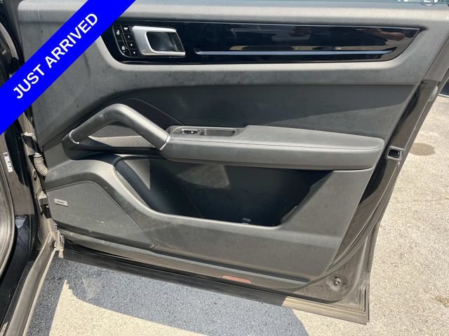 Used 2020 Porsche Cayenne S AWD/4WD image 22