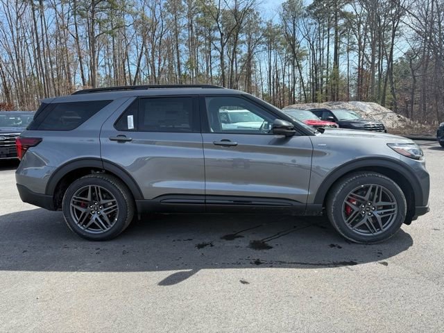 Used 2026 Ford Explorer ST-Line w/ ST-Line Street Pack AWD/4WD image 5