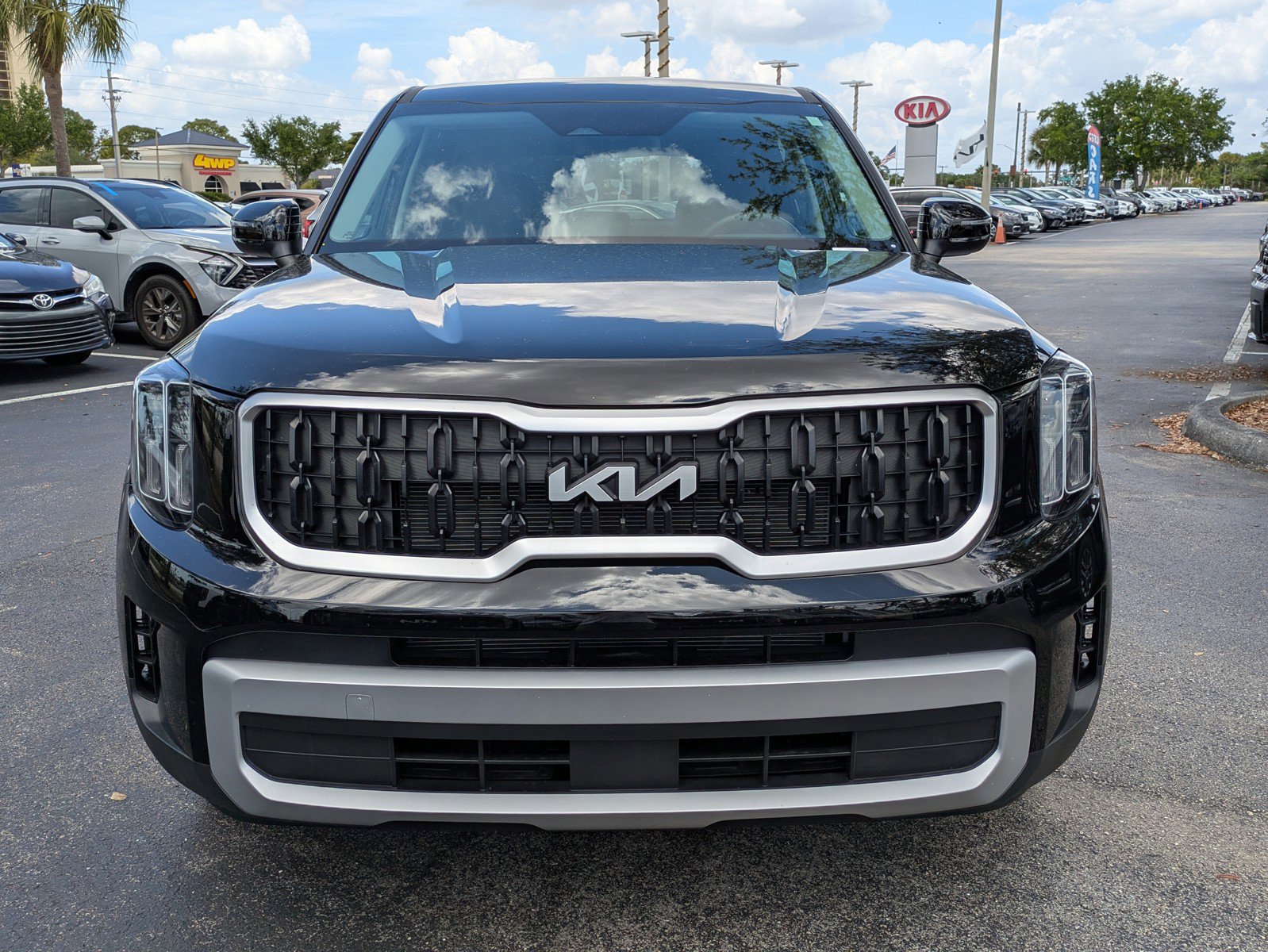 Certified 2025 Kia Telluride LX image 7