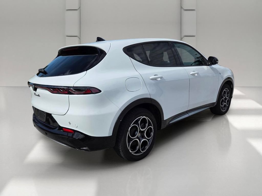 Used 2024 Alfa Romeo Tonale Ti AWD/4WD image 3